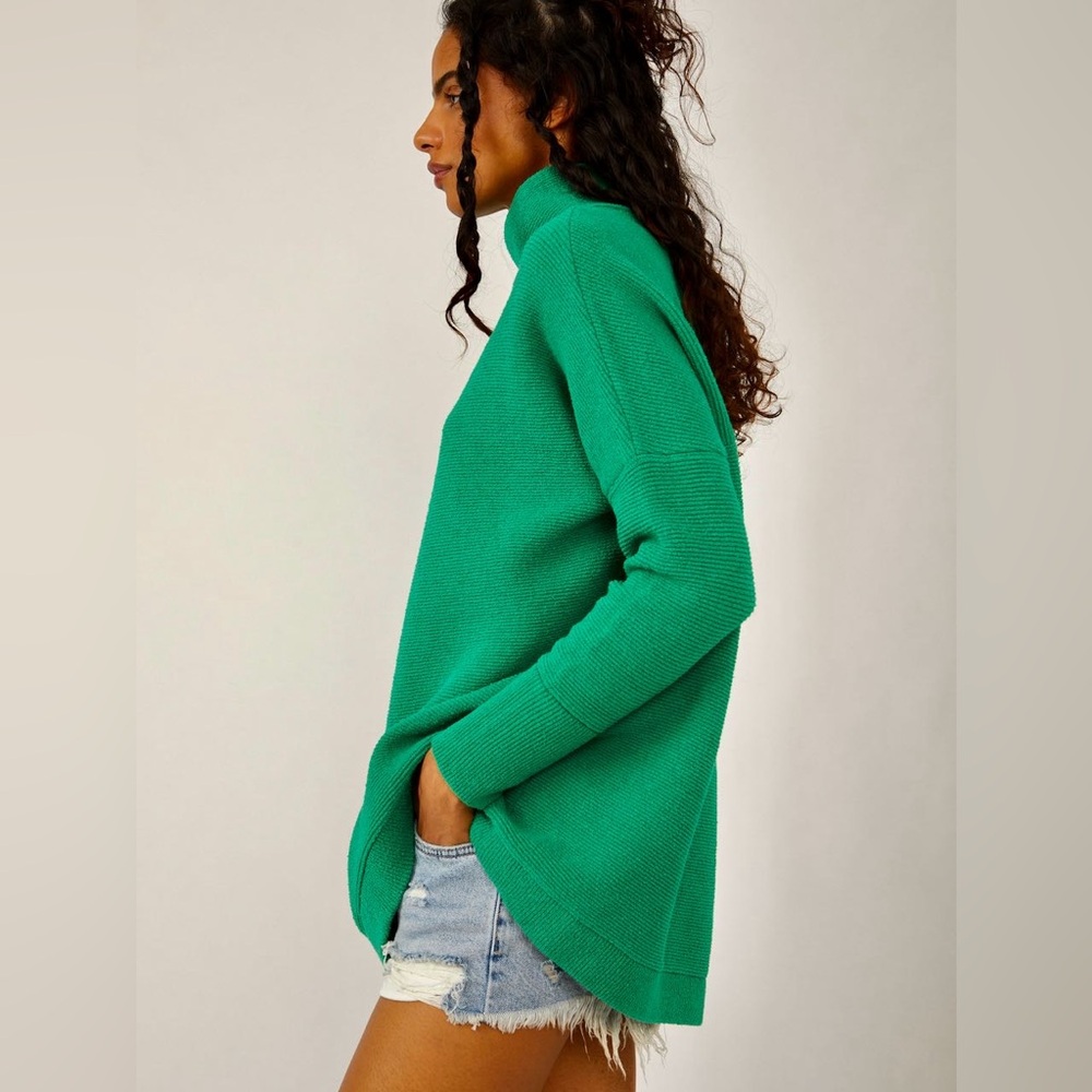 Free People Ottoman slouch Sweaters in Green Mockneck - Picture 2 of 5